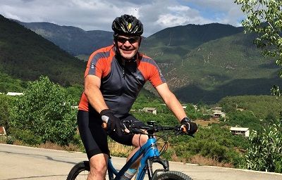 Braam De Villiers Cycling on the  tour with redspokes